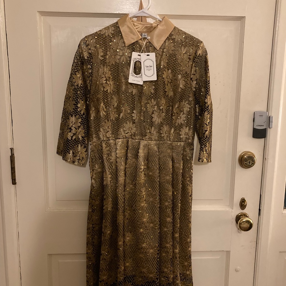 Elegant Gold Lace Midi Dress